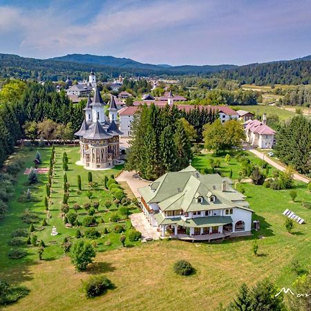 Casa "Ierusalim-Hozeva-Hozeva" Guest House Minastirea Neamt Екстериор снимка