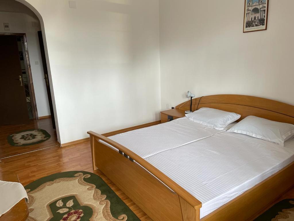 Casa "Ierusalim-Hozeva-Hozeva" Guest House Minastirea Neamt Екстериор снимка