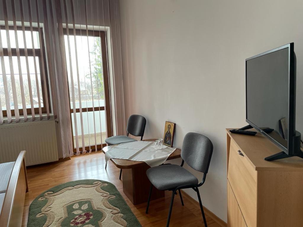 Casa "Ierusalim-Hozeva-Hozeva" Guest House Minastirea Neamt Екстериор снимка