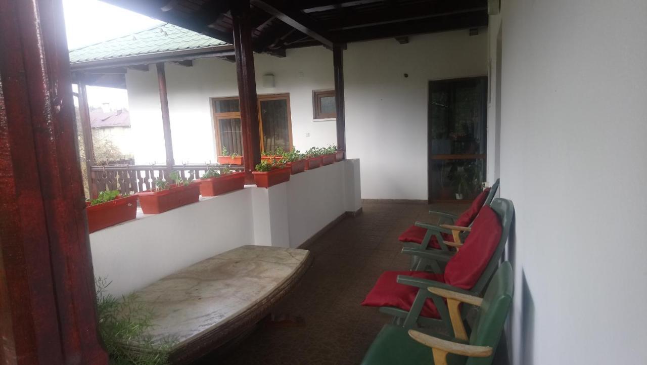 Casa "Ierusalim-Hozeva-Hozeva" Guest House Minastirea Neamt Екстериор снимка