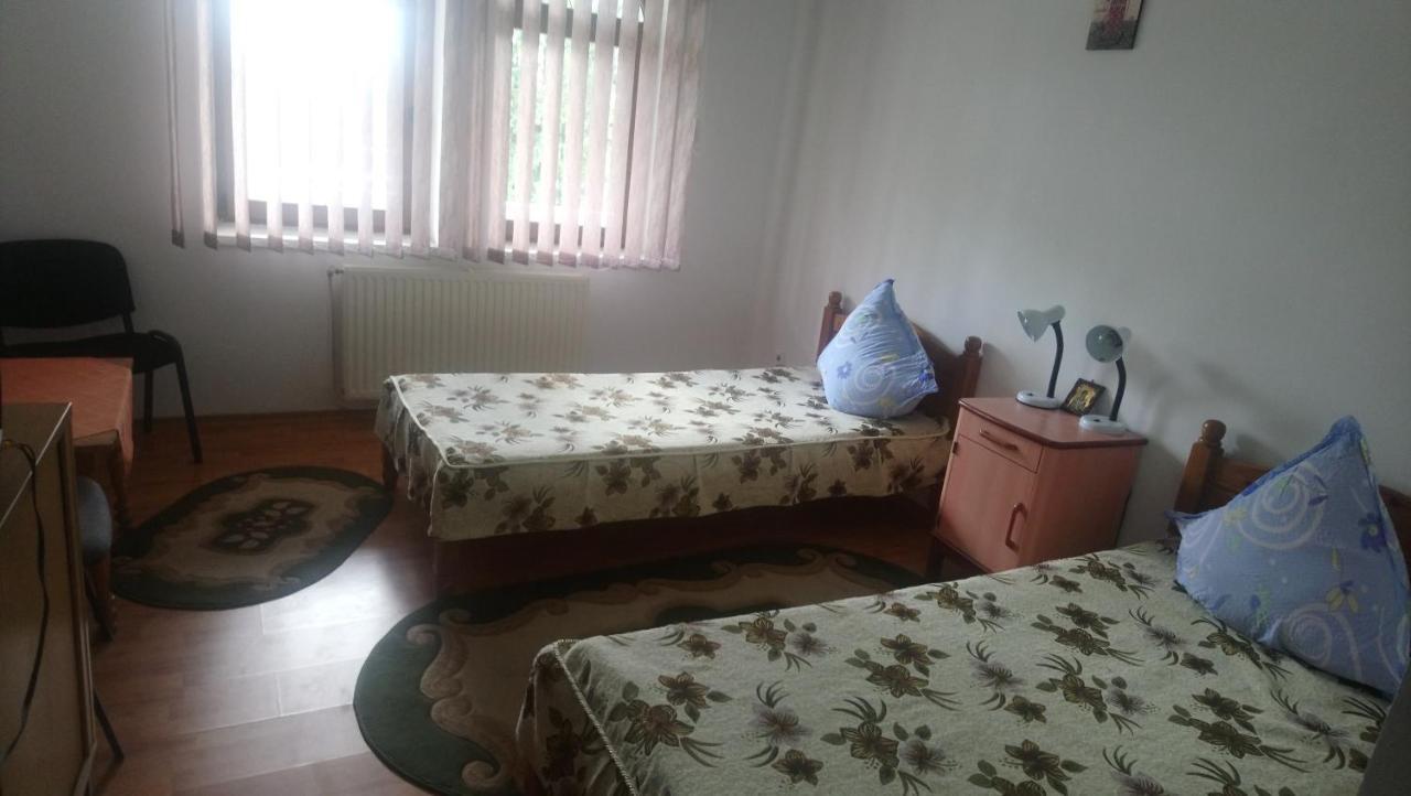 Casa "Ierusalim-Hozeva-Hozeva" Guest House Minastirea Neamt Екстериор снимка